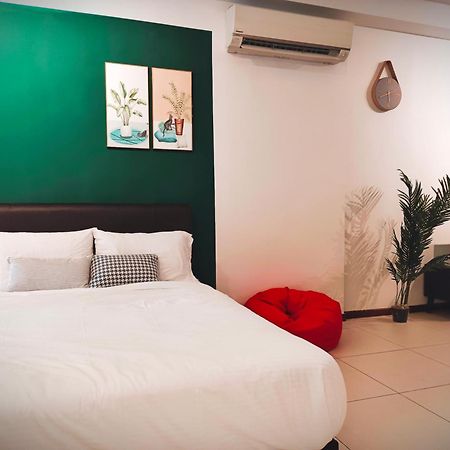 The Landmark By Katana 3Br To 4Br Luxury Seaview Landmark Homestay At Gurney 15-16Pax 无敌海景套房 Tanjung Tokong Экстерьер фото